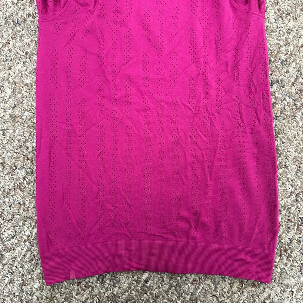 Lululemon Women’s Swiftly Breathe Long Sleeve Fetching Lines (Ripened Raspberry) - Picture 5 of 6